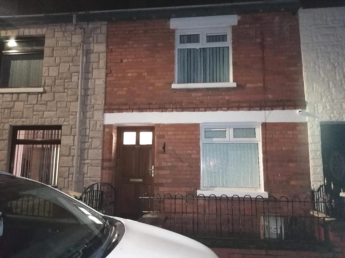 Maire Toireasa - Cosy Refurbished Property In The Gaeltacht Quarter Belfast Exterior photo