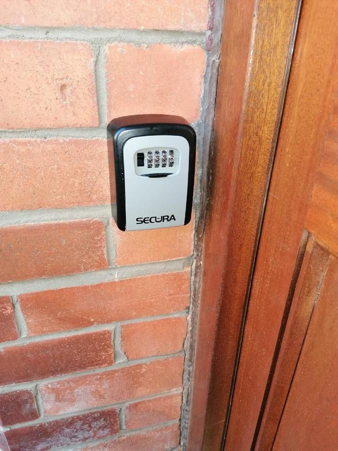 Maire Toireasa - Cosy Refurbished Property In The Gaeltacht Quarter Belfast Exterior photo