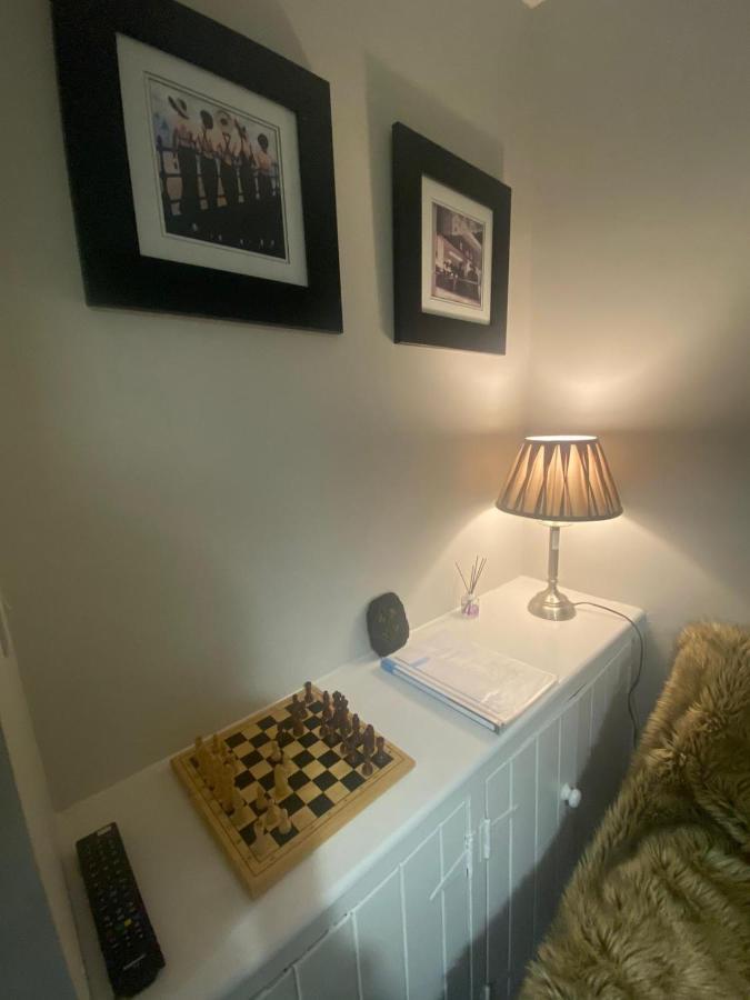 Maire Toireasa - Cosy Refurbished Property In The Gaeltacht Quarter Belfast Exterior photo