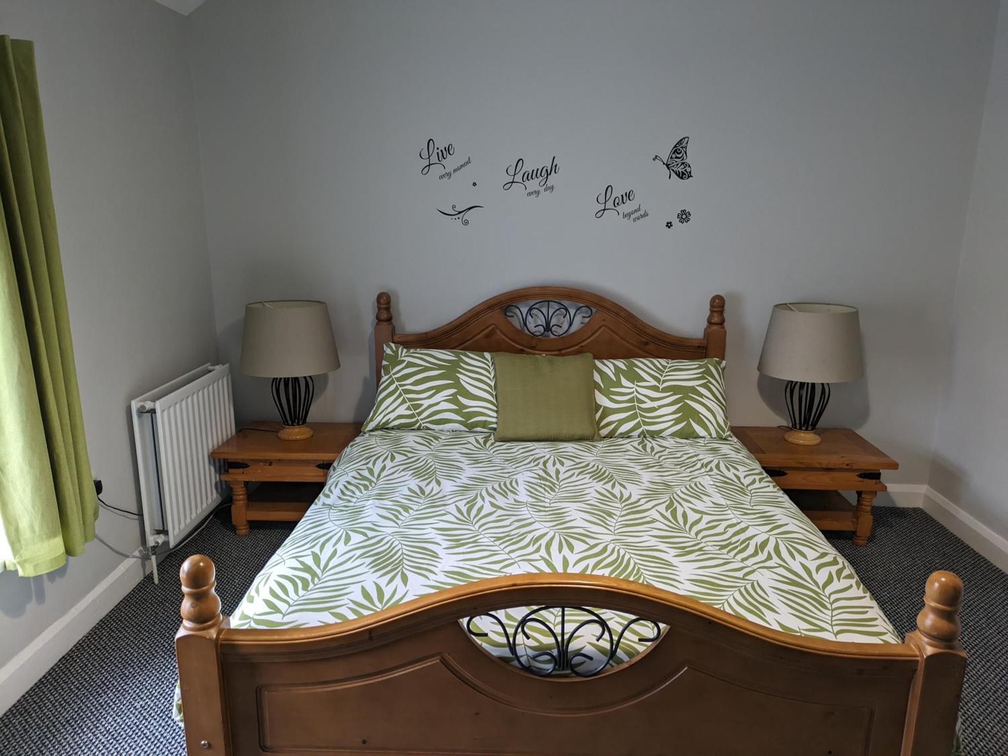 Maire Toireasa - Cosy Refurbished Property In The Gaeltacht Quarter Belfast Exterior photo